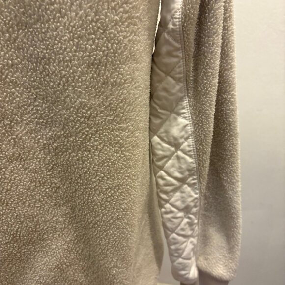 Abercrombie & Fitch asymmetrical snap up sherpa top with quilting in lt grey - Picture 5 of 8